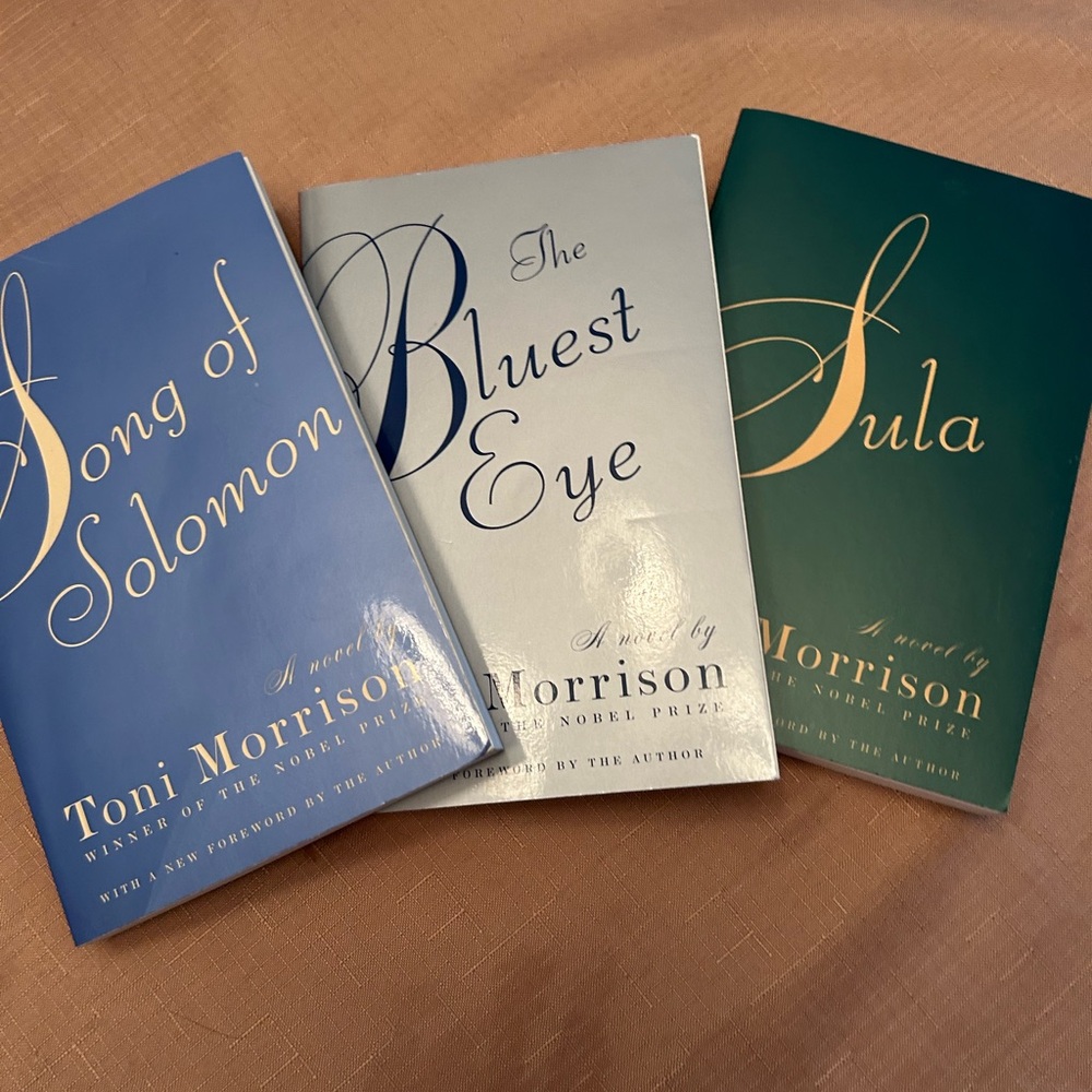Toni Morrison Book Set - Song of Solomon, The Bluest Eye, Sula
Paperback